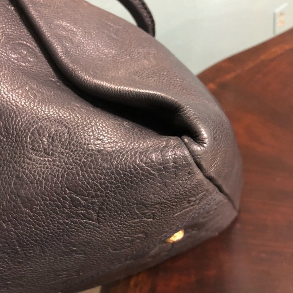 ❤️❤️SOLD❤️❤️❤️Authentic pre-Owned Artsy Empriente - Picture 6 of 7